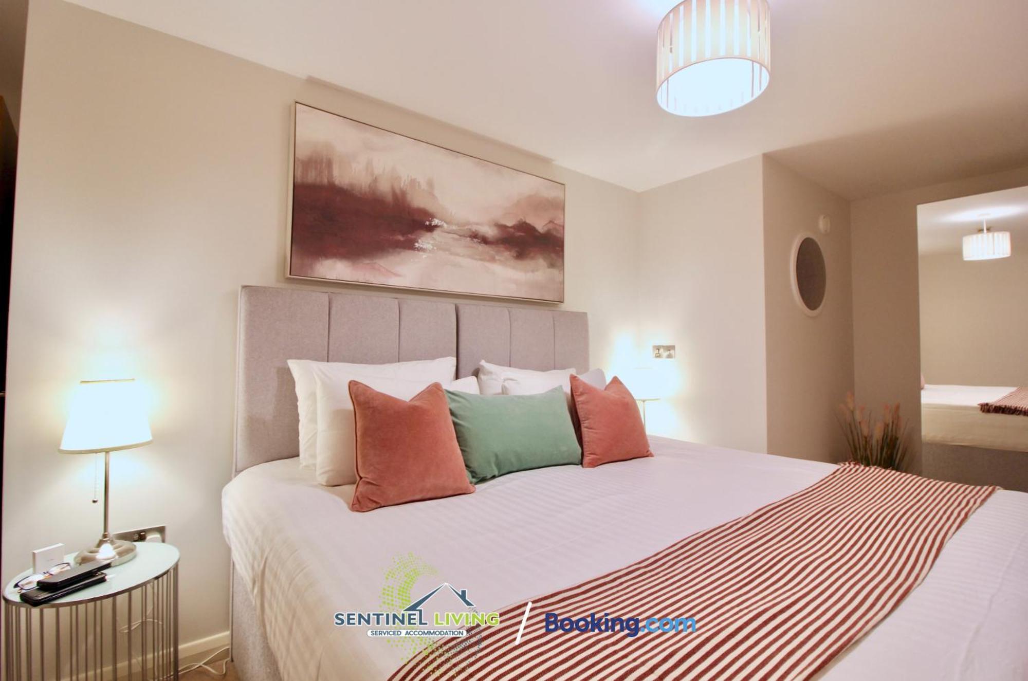 Windsor Sentinel: 2-Bedroom Serviced Apartment with Free Wi-Fi Exterior photo
