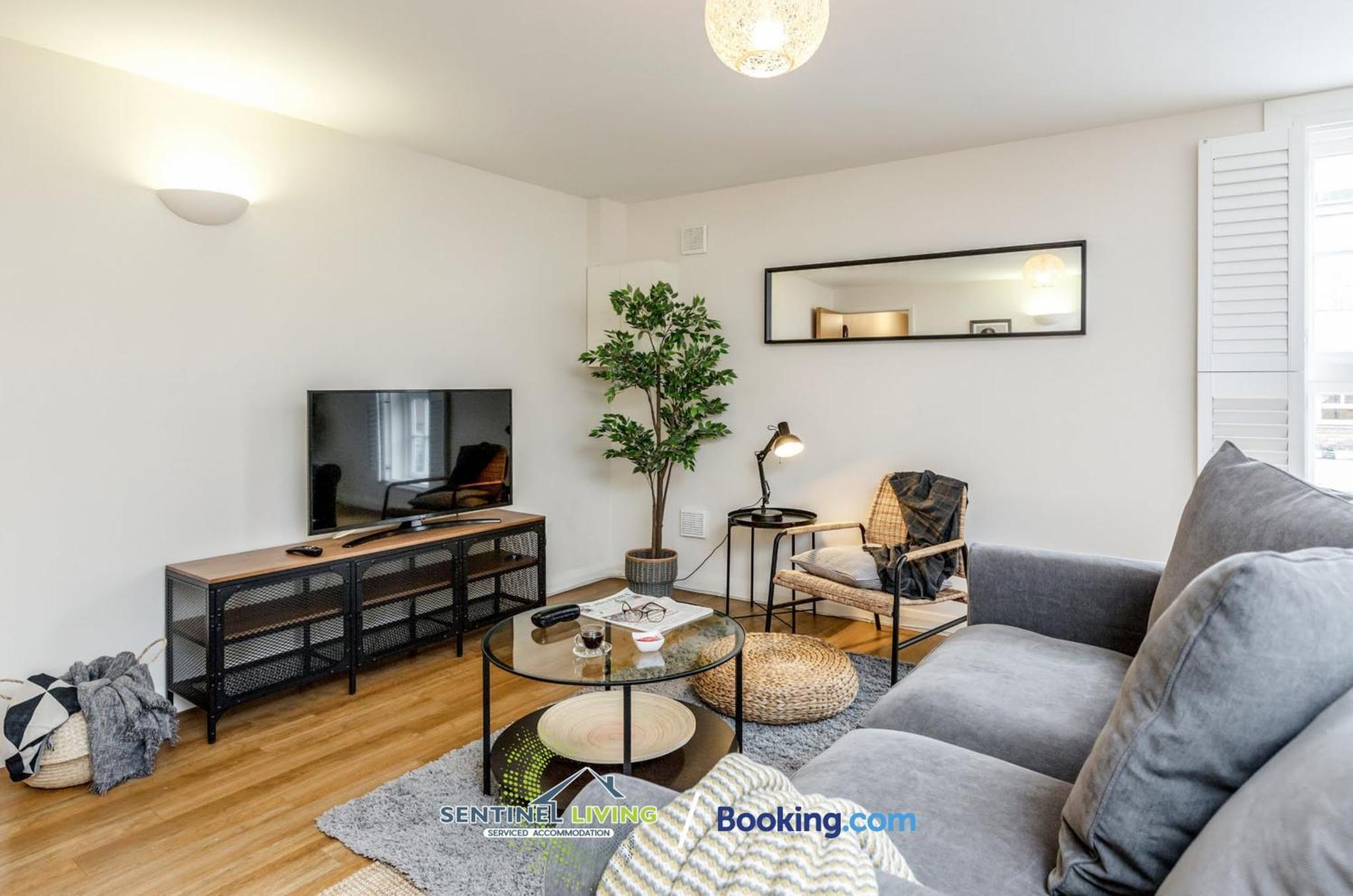 Windsor Sentinel: 2-Bedroom Serviced Apartment with Free Wi-Fi Exterior photo